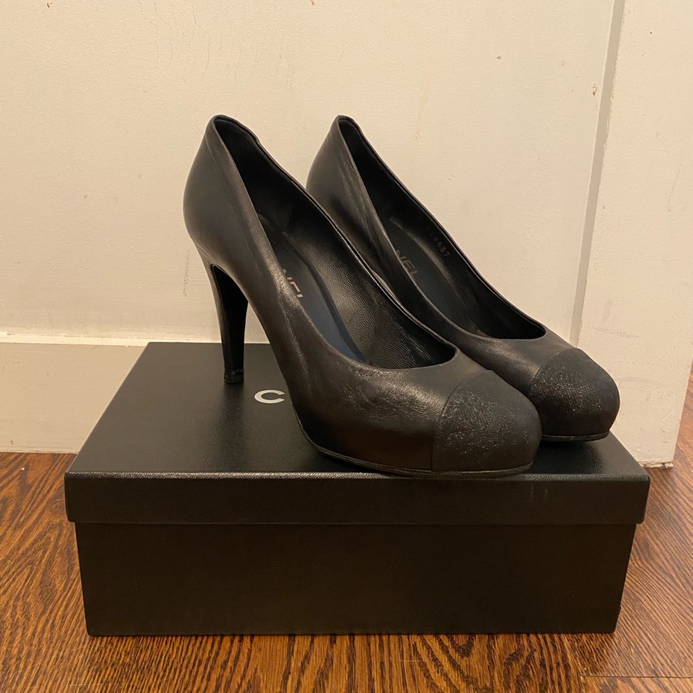 CHANEL heels  100% authentic